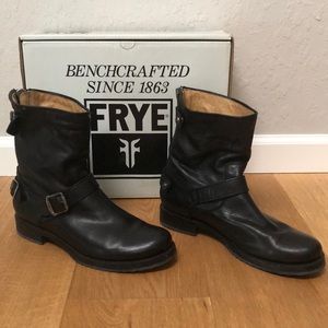 Frye Veronica Back Zip Shortie Boots